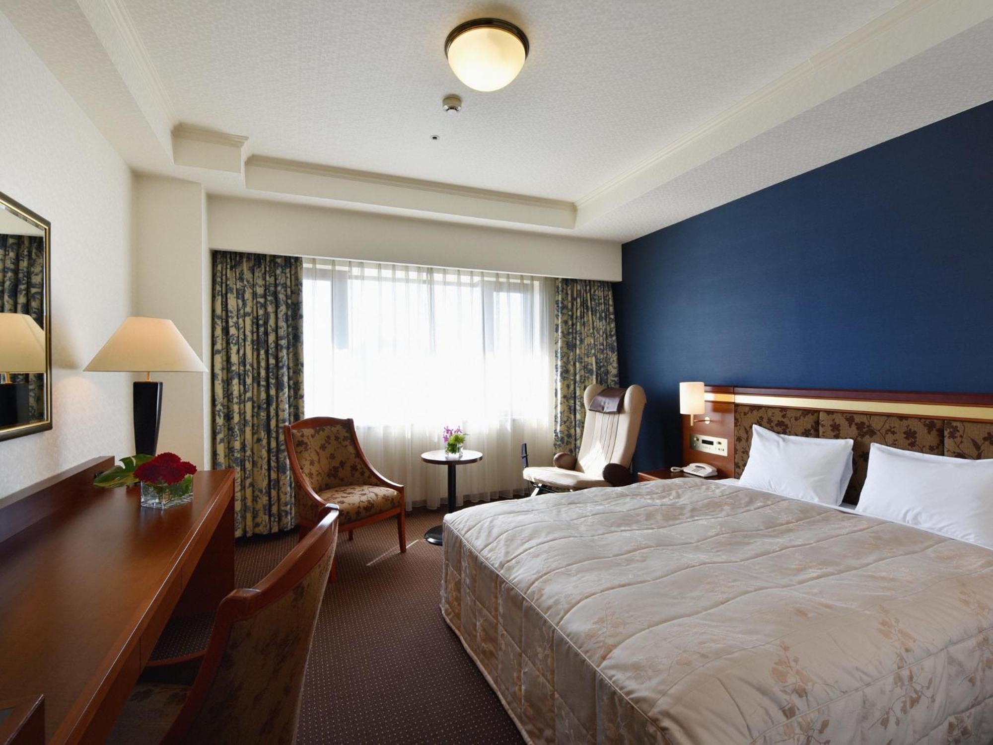 Hotel Crown Palais Chiryu Bagian luar foto