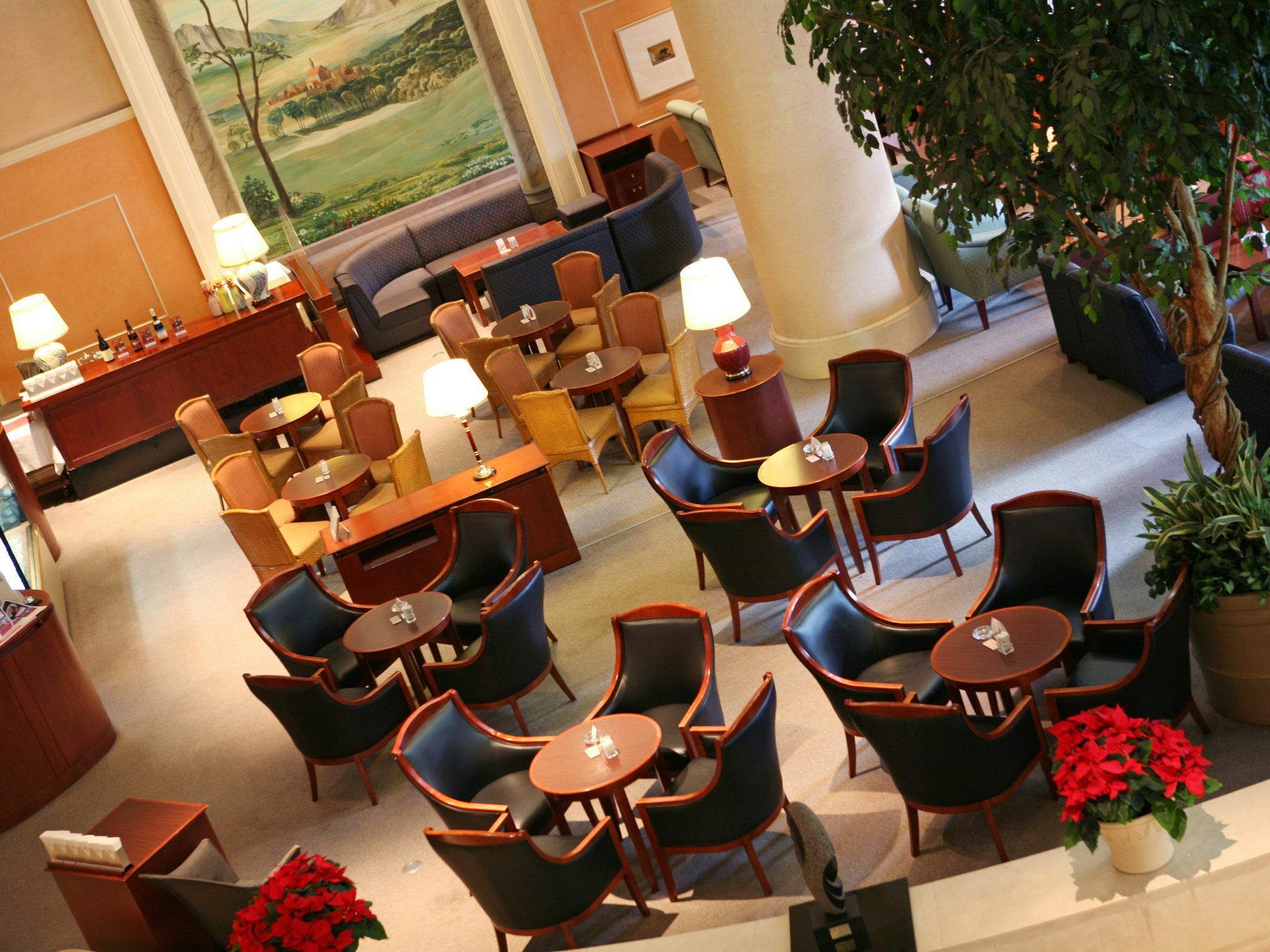 Hotel Crown Palais Chiryu Bagian luar foto